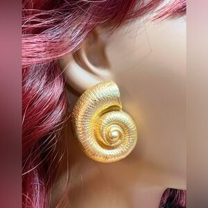 House of Harlow 1960 NIB Oversized Gold Tone Seashell Statement Earrings (J113)